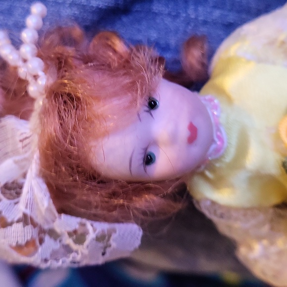 Mini porcelain doll - Picture 4 of 4